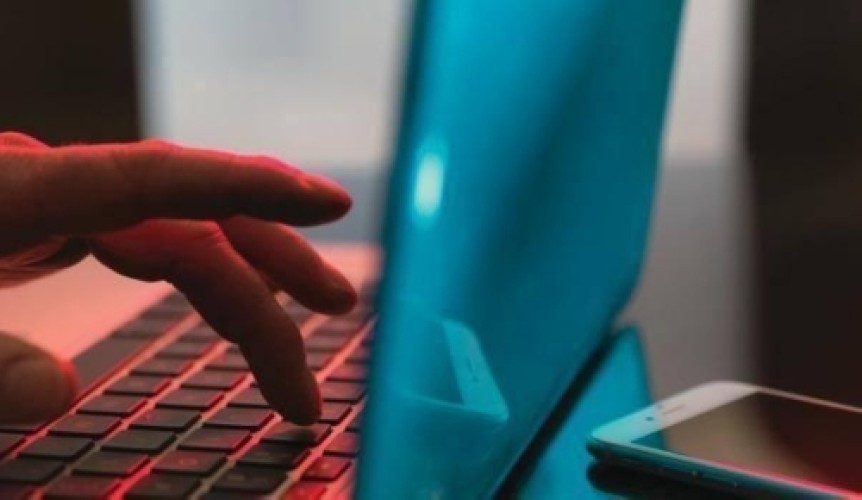 منها خلو الإعلان من العنصرية .. هيئة الإعلام المرئي والمسموع تكشف عن الشروط الجديدة للحصول على ترخيص موثوق