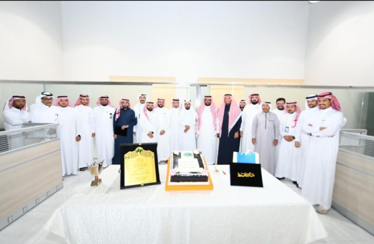 أمانة العاصمة المقدسة تكرم منسوبيها المتميزين من إدارة الرخص السكنية