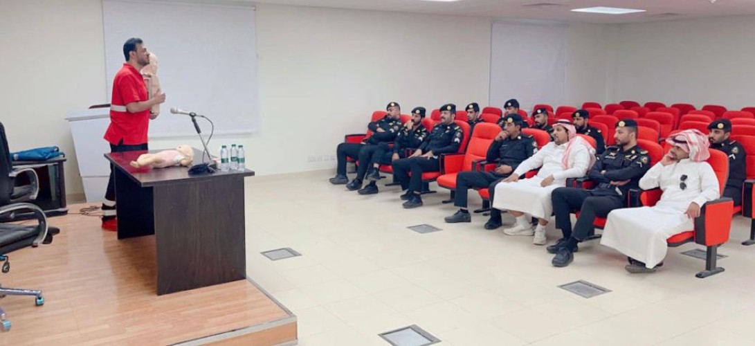 هيئة الهلال الأحمر بالحدود الشمالية ينفذ برنامجاً تدريبيًا تحت شعار رجل الأمن المسعف بـ”عرعر”