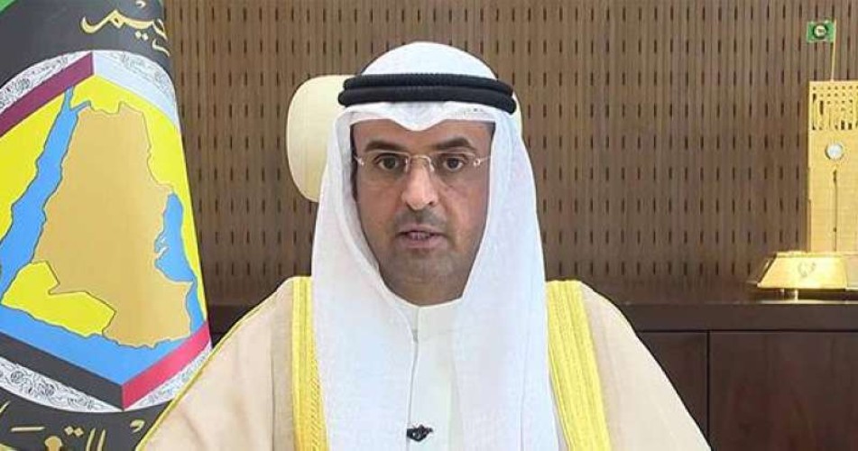 الأمين العام لمجلس التعاون يدين ويستنكر إقدام المتطرفين بتمزيق المصحف الشريف في لاهاي