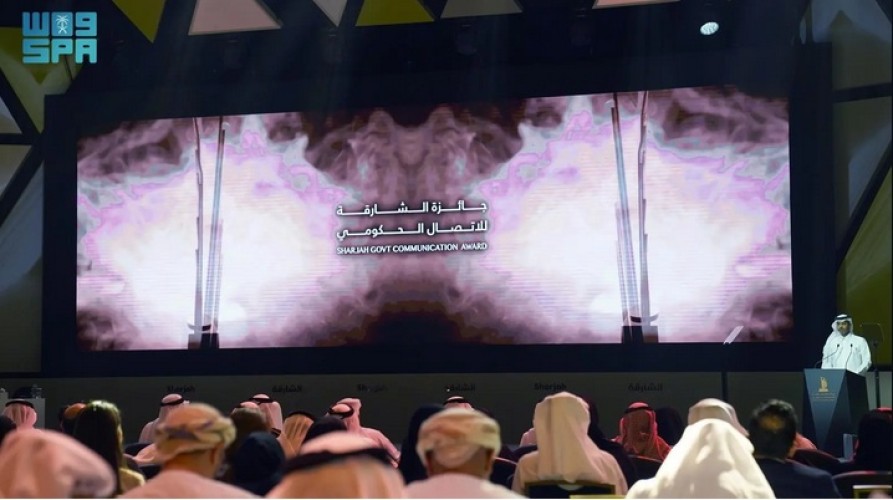 وزارة الدفاع تحصد جائزة الشارقة للاتصال الحكومي عن ” أفضل إستراتيجية اتصالية “