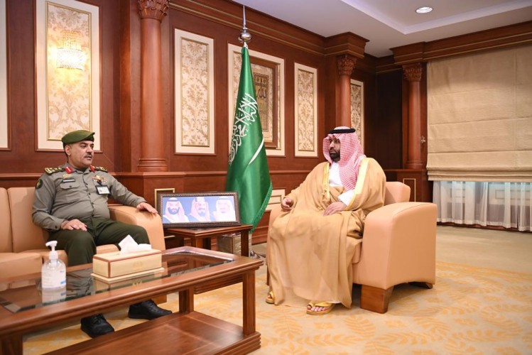 سمو نائب أمير جازان يستقبل مدير جوازات المنطقة