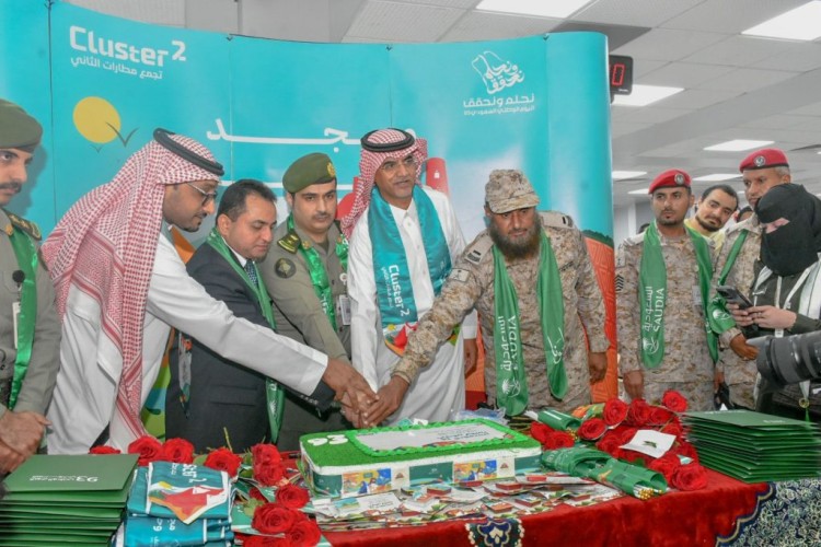 مبنى الهلال الأحمر السعودي بجازان يتزين باللون الأخضر إحتفالاً باليوم الوطني 93