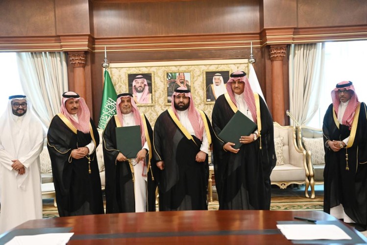 سمو نائب أمير جازان يشهد مراسم توقيع اتفاقيات تعاون بين عدد من الجهات الحكومية وهيئة كفاءة الإنفاق و” الجيومكانية “
