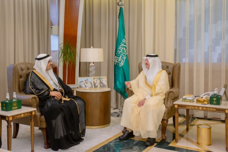 أمير الشرقية يستقبل رئيس جامعة الملك فهد للبترول والمعادن