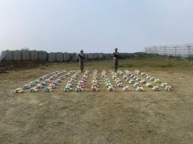 حرس الحدود يحبط محاولات تهريب 29 طنًا من نبات القات المخدر و421 كيلوجرامًا من مادة الحشيش المخدر