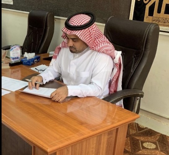 إنَّ المعلمَ شعلةٌ قدسيةٌ