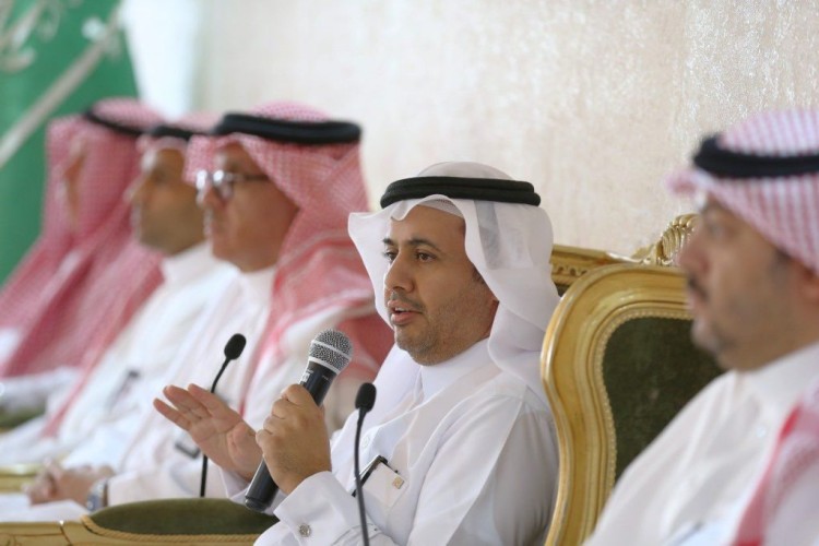 رئيس جامعة الحدود الشمالية يلتقي بمنسوبي الجامعة