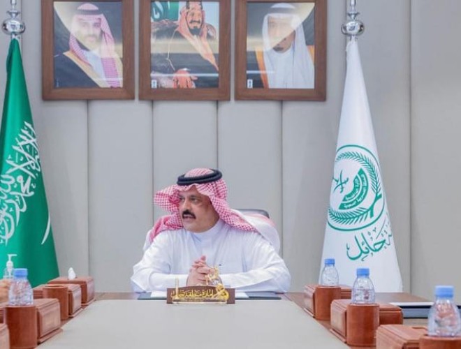 أمير حائل يطلع على سير العمل في المشاريع الحالية لهيئة تطوير المنطقة