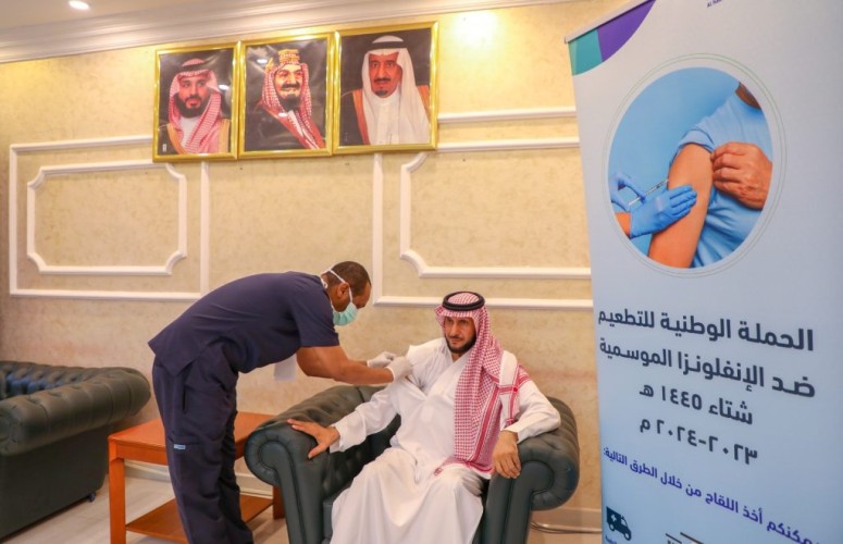 محافظ النعيرية يطلق حملة التطعيم ضد الإنفلونزا الموسمية