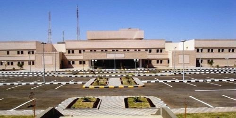 مستشفى حقل يجري ٣٠ حالة حشو اعصاب بالتعاون مع مركز اسنان تبوك