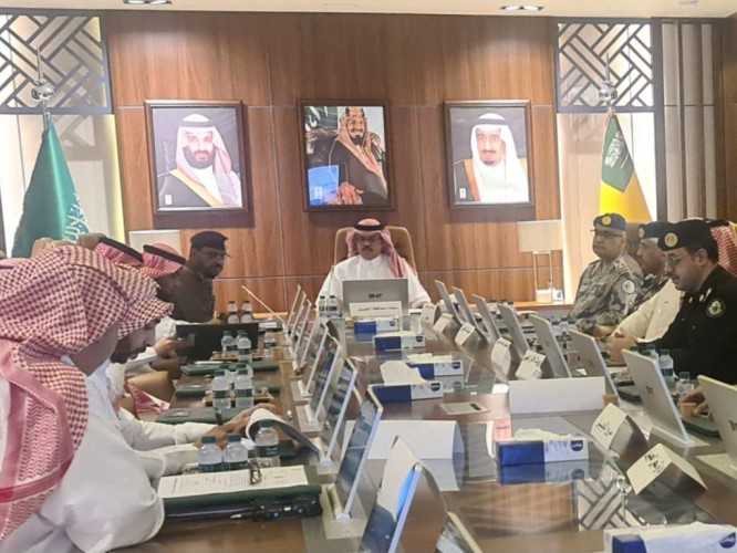 محافظ الجبيل “الداود” يرأس اجتماع اللجنة الفرعية للدفاع المدني