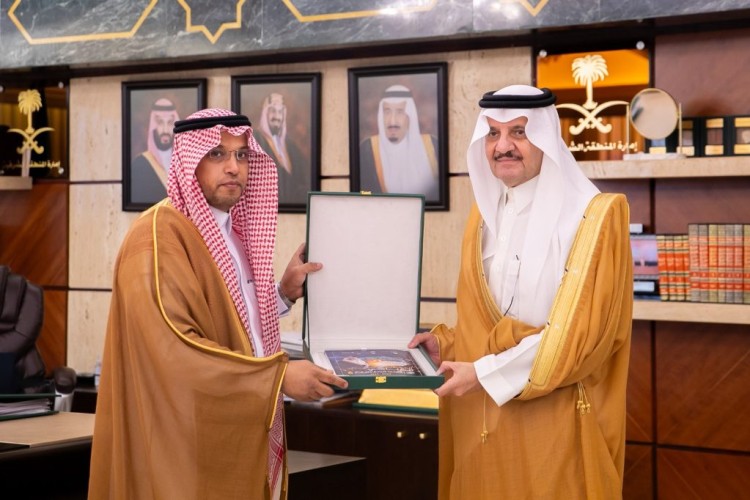 أمير الشرقية يطلع على تقرير مبادرة بناء القدرات وتبادل خبرات العاملين في جمعيات الأيتام