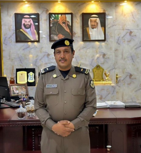 مدير الأمن العام يصدر قرارا بترقية بترقية الرقيب أول “معدي بن رشيد القلادي” إلى رتبة رئيس رقباء