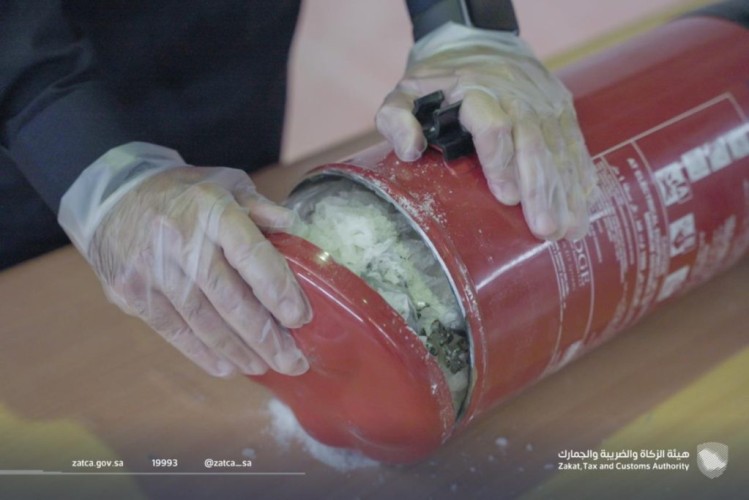 “الزكاة والضريبة والجمارك” تحبط محاولتي تهريب أكثر من117 ألف حبة كبتاجون وأكثر من 6 آلاف جرام من مادة الشبو