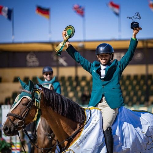 الهاتريك الأول في “قفز السعودية” باسم “قحل”