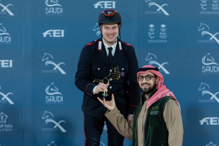 إيمانويل .. بطل شوط “قفز السعودية”