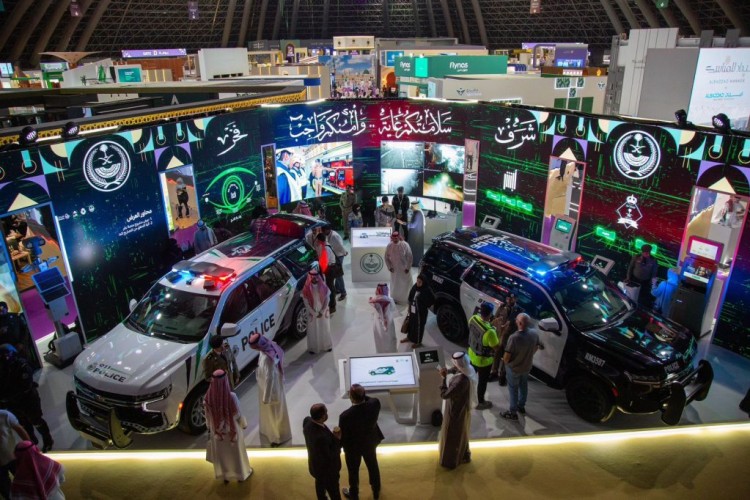 جناح وزارة الداخلية يجذب زوار” مؤتمر ومعرض خدمات الحج والعمرة” بجدة