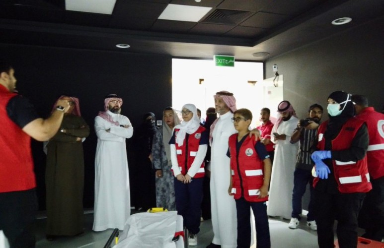 رئيس هيئة الهلال الأحمر يدشن المبنى الإداري بمحافظة الخبر