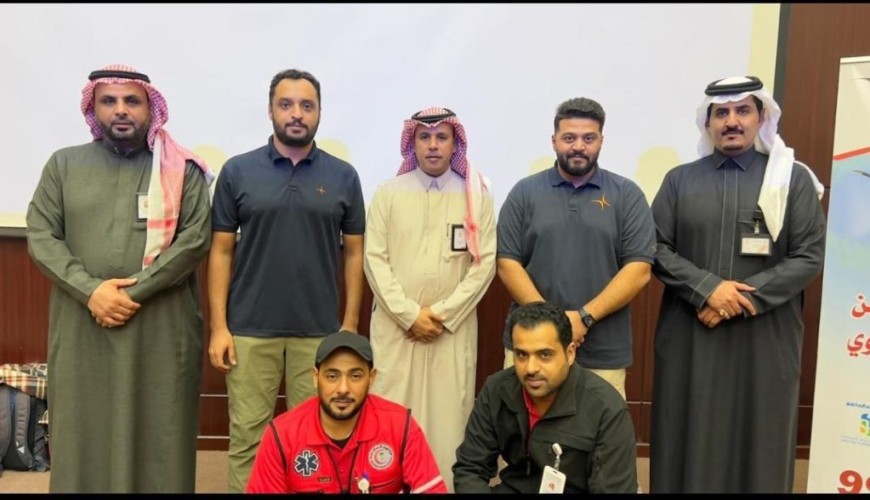 فرع الهلال الأحمر بالحدود الشمالية ينظم دورة تدريبية بعنوان “الآمن مع الطائرات العمودية”