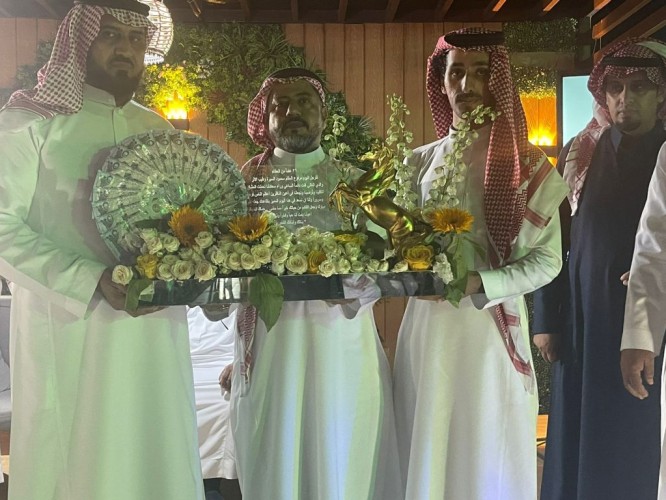 مدرسة النجامية المتوسطة والثانوية تحتفي بمعلميها المتقاعدين