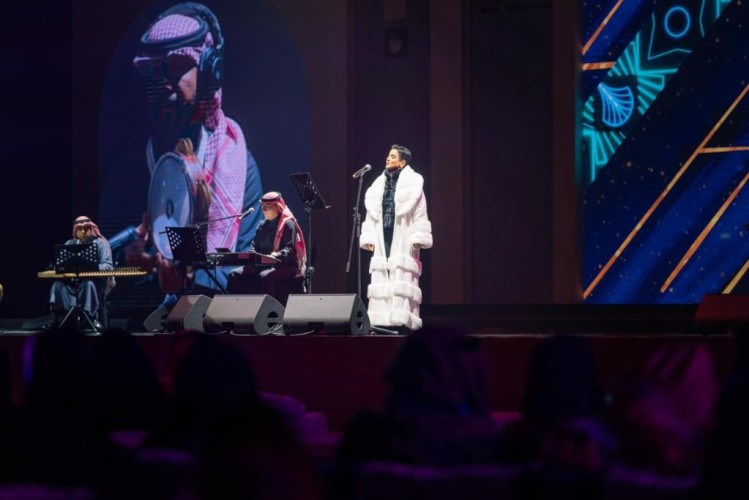 “حلم” ومحمد أولياء يشعلان أجواء “مهرجان الكُتّاب والقُراء” في سادس لياليه