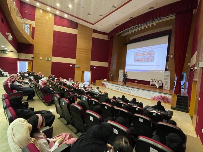 تعليم الطائف ينفذ الدورة التدريبية للأولمبياد الوطني للروبوت للطلبة