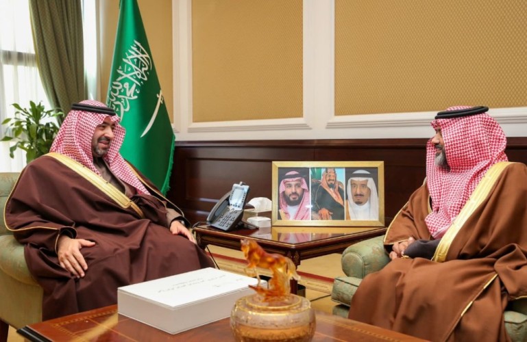نائب أمير تبوك يستقبل مدير المركز الوطني للرقابة على الالتزام البيئي بالشمالية
