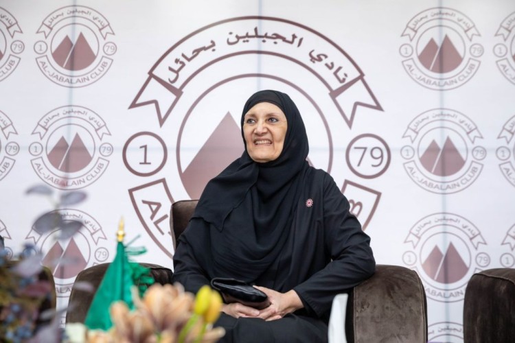 الأميرة هيفاء الفيصل في زيارة لنادي الجبلين في حائل
