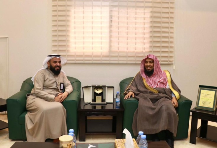مدير عام فرع الرئاسة العامة لهيئة الأمر بالمعروف بمنطقة تبوك يزور مدير عام فرع الهلال الأحمر