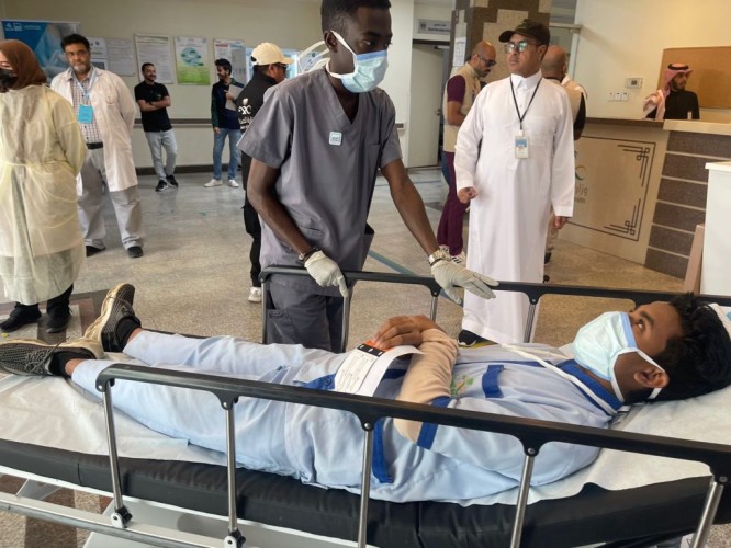 120 إصابة منها 36 حالة وفاة في حادث إنقلاب باصين بمكة المكرمة