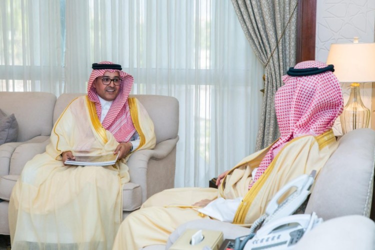 نائب أمير الشرقية يستقبل مدير عام فرع وزارة النقل والخدمات اللوجستية بالمنطقة