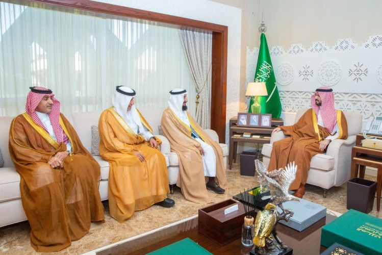 نائب أمير الشرقية يطلع على انجازات جمعية الذوق العام