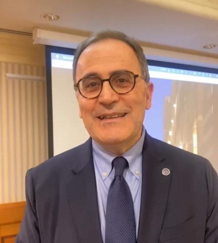 وفد الجامعة الأمريكية بالقاهرة يزور جدة ويلتقي الخريجين القدامى