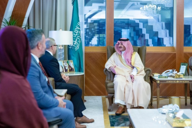 أمير الشرقية يستقبل القنصل العام للولايات المتحدة الامريكية بالظهران