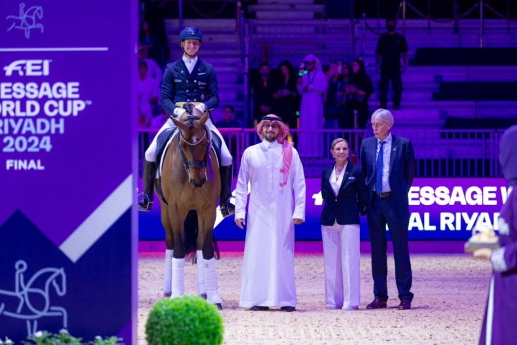 إيكيرمان وشارلوت .. أبطال افتتاح كأس العالم لقفز الحواجز والترويض