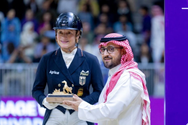 بعد تتويجه بلقب كأس العالم للترويض ..  باتريك كيتل: ذكرياتي مع جمهور الرياض لن تنسى