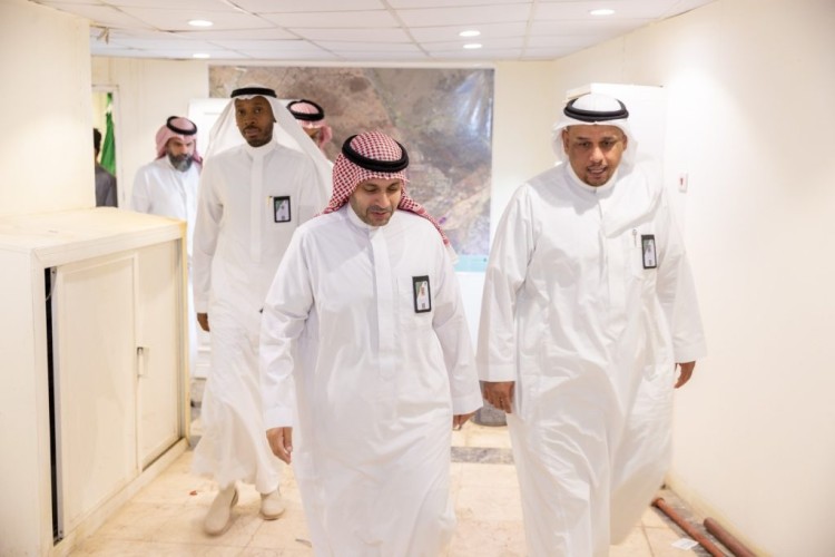 وكيل أمين العاصمة المقدسة للتحول الرقمي يتفقد مراكز خدمات المشاعر المقدسة استعدادا للحج