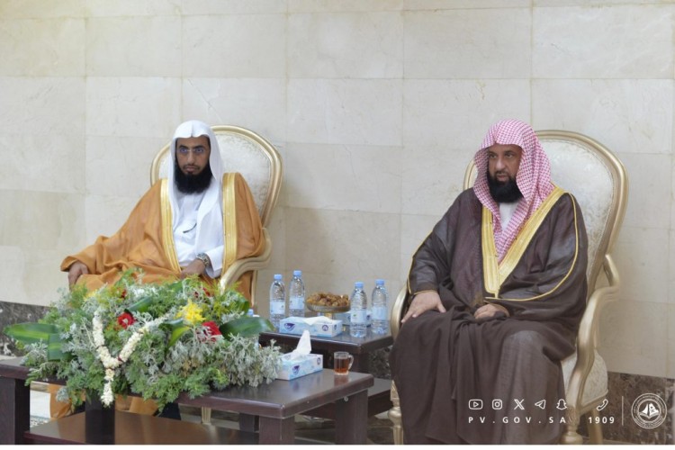 معالي الرئيس العام لهيئة الأمر بالمعروف والنهي عن المنكر يتفقد مبنى هيئة محافظة جزر فرسان ويستقبل المواطنين