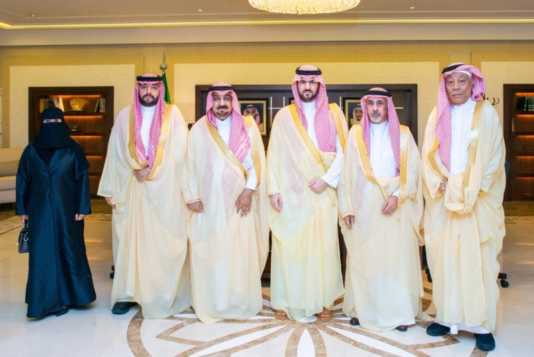 نائب أمير الشرقية يستقبل أعضاء الجمعية التعاونية الاستهلاكية