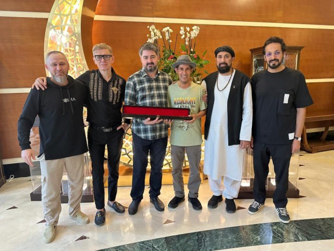 منتدى البريكس الدولي يكرم الفنان السعودي الضامن في غروزني