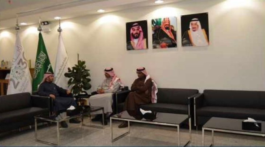 مدير فرع البيئة بالجوف يبحث تطوير التعاون مع مركز تنمية الغطاء النباتي ودعم أعماله بالمنطقة