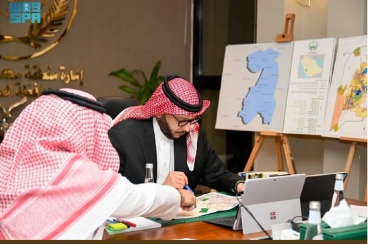 الأمير سعود بن نهار يطلع على استعدادات الجهات الحكومية لاستقبال عيد الفطر المبارك