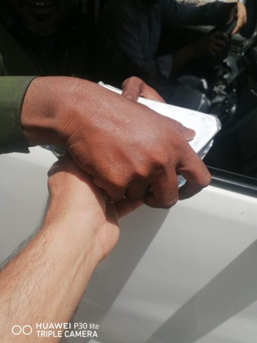 سواعد الحي بمركز حي المسفلة يوزع ١٢١ وجبة ساخنة