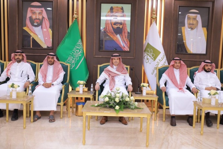 تدشين معرض مشاريع وابتكارات كلية الهندسة 1445هـ بجامعة الجوف