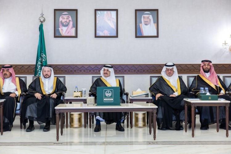 أمير الشرقية يدشن عدة مباني لجمعية التنمية الأهلية بالمنطقة