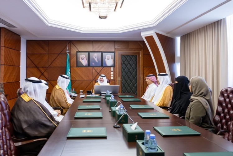 أمير الشرقية يدشن أعمال جمعية ( طويق ) للموارد البشرية