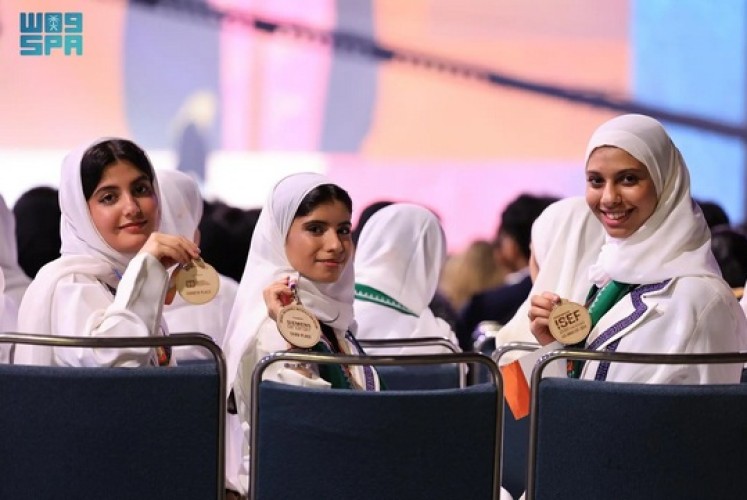 وزير التعليم يهنئ القيادة بالنتائج المميزة لطلبة المملكة في المسابقتين الدوليتين “آيسف 2024″‬ و “آيتكس 2024”