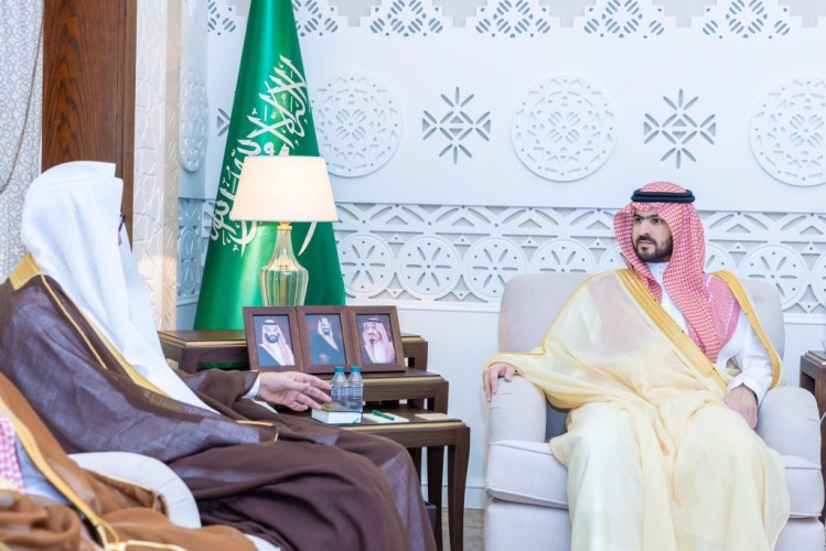 نائب أمير الشرقية يستقبل رئيس مجلس إدارة جمعية الدعوة والإرشاد وتوعية الجاليات بالخبر
