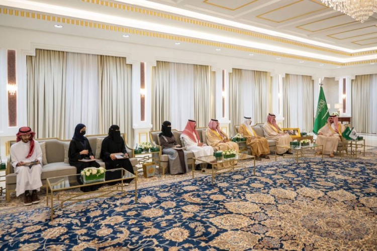 أمير منطقة الجوف يستقبل رئيس جامعة الجوف والطلاب والطالبات الحاصلين على ميداليات ذهبية وفضية في المعرض الدولي للاختراعات 2024